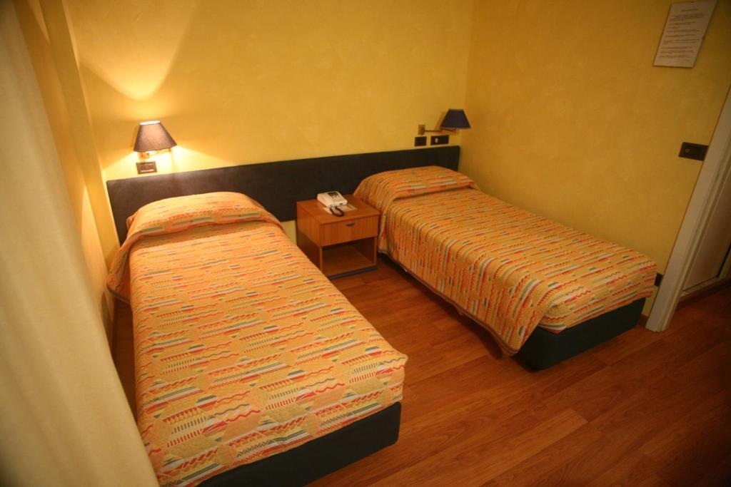 Victoria Hotel 3*